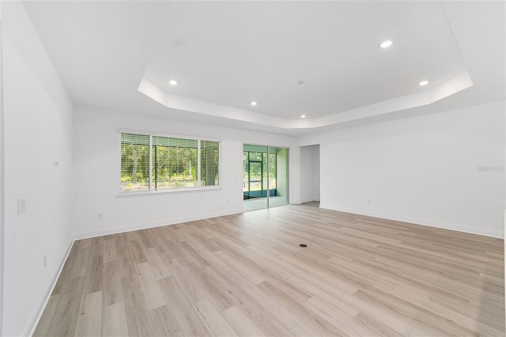 Activo con contrato: $430,000 (3 camas, 3 baños, 2536 Pies cuadrados)