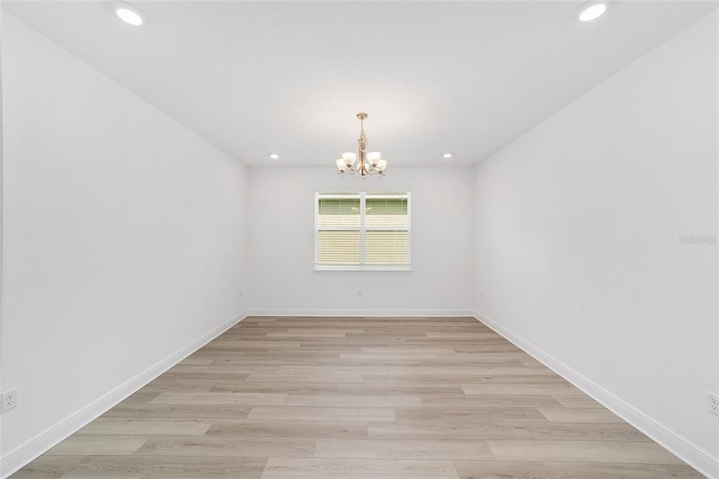 Activo con contrato: $430,000 (3 camas, 3 baños, 2536 Pies cuadrados)