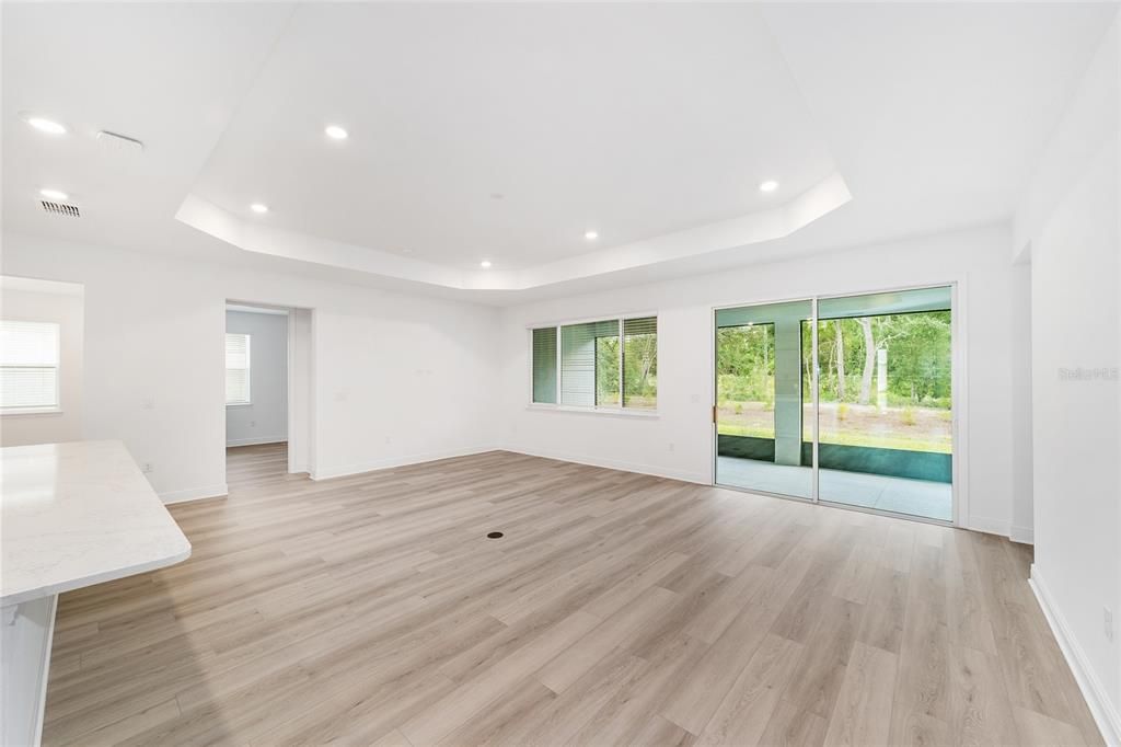 Activo con contrato: $430,000 (3 camas, 3 baños, 2536 Pies cuadrados)