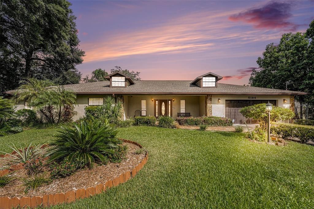 For Sale: $800,000 (5 beds, 3 baths, 3844 Square Feet)