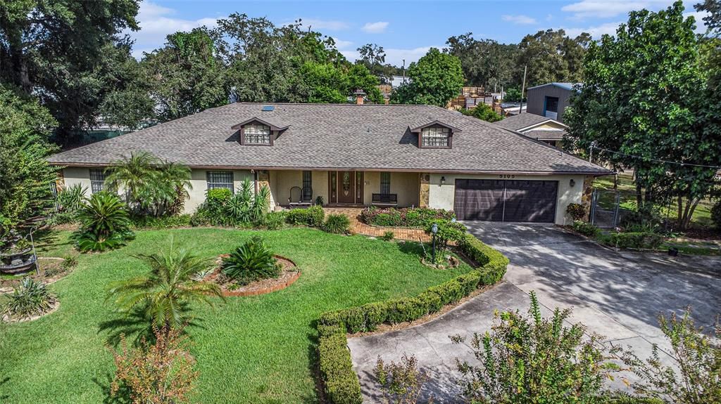 For Sale: $800,000 (5 beds, 3 baths, 3844 Square Feet)