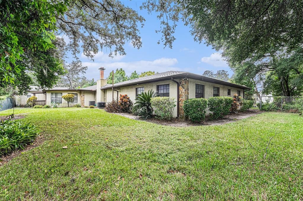 For Sale: $800,000 (5 beds, 3 baths, 3844 Square Feet)