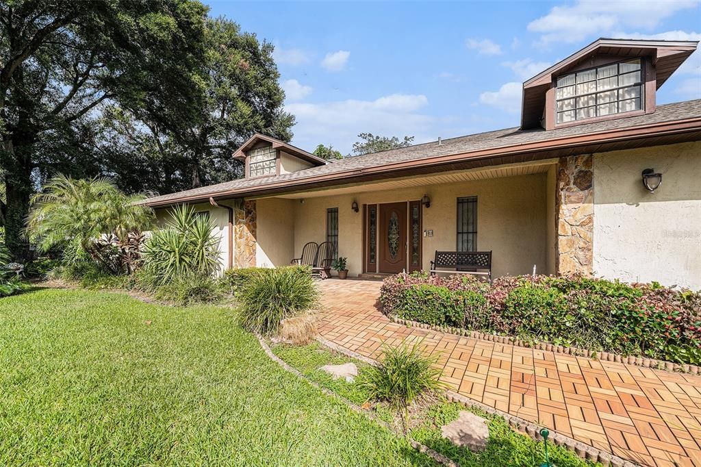 For Sale: $800,000 (5 beds, 3 baths, 3844 Square Feet)