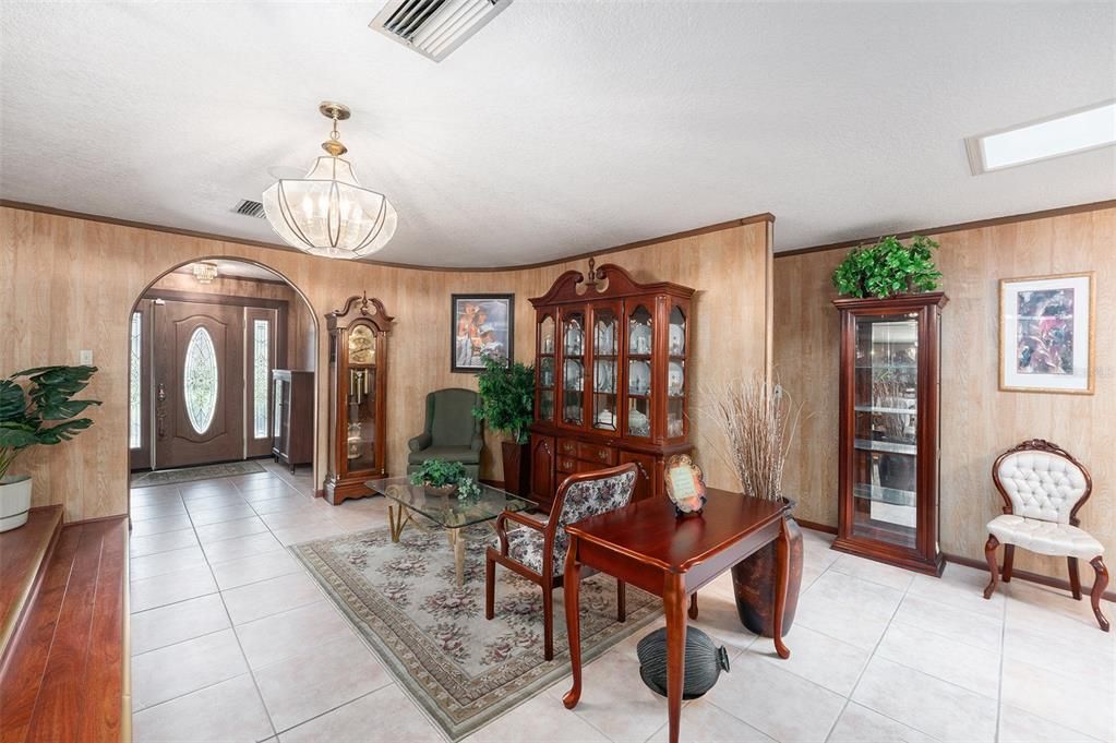 For Sale: $800,000 (5 beds, 3 baths, 3844 Square Feet)