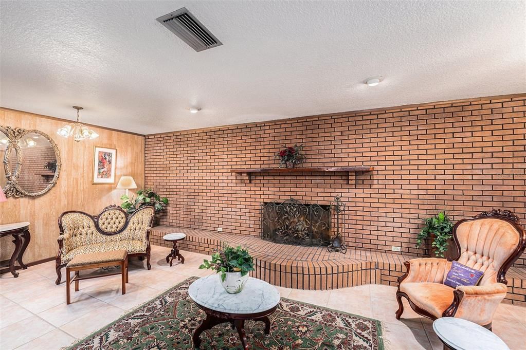 For Sale: $800,000 (5 beds, 3 baths, 3844 Square Feet)