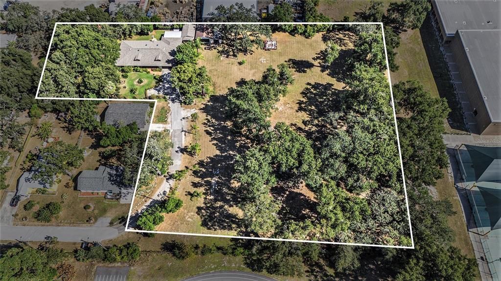 For Sale: $800,000 (5 beds, 3 baths, 3844 Square Feet)