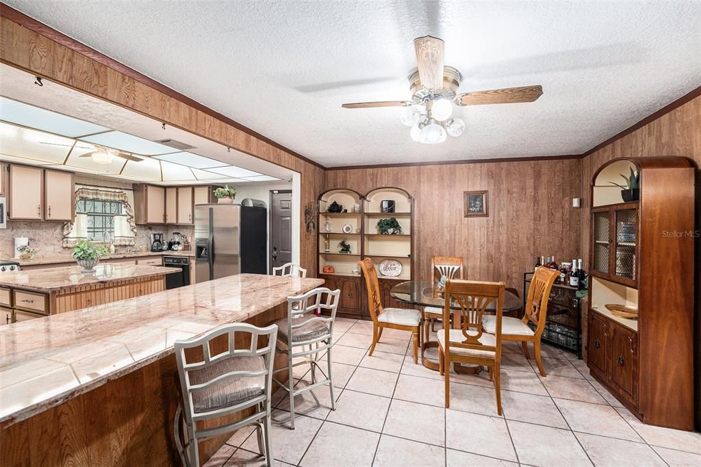 For Sale: $800,000 (5 beds, 3 baths, 3844 Square Feet)