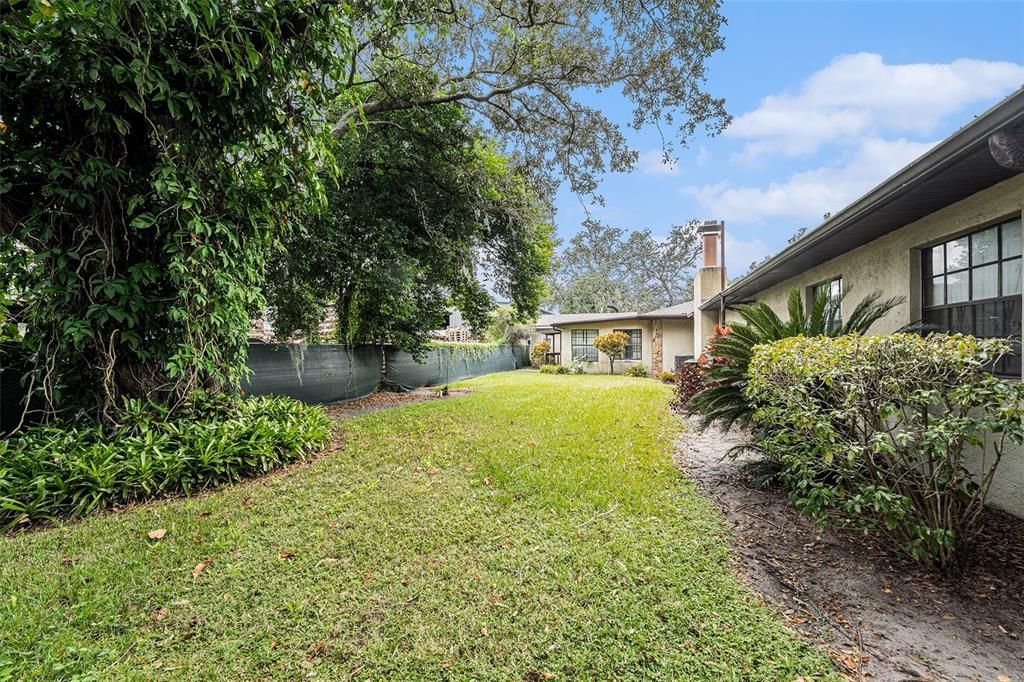 For Sale: $800,000 (5 beds, 3 baths, 3844 Square Feet)