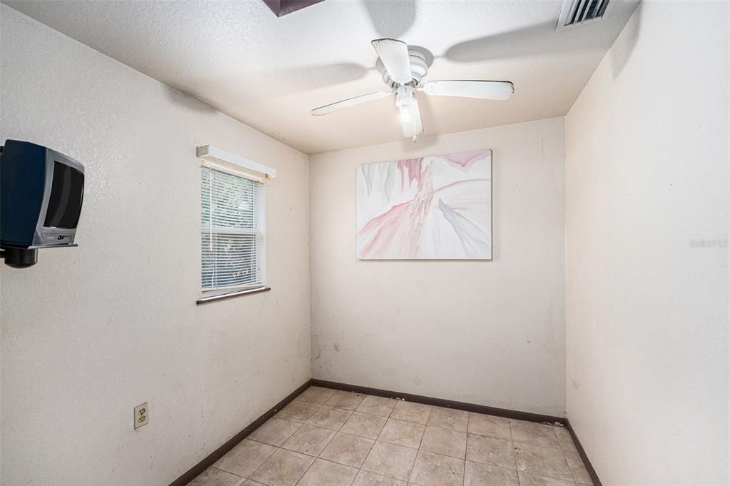 For Sale: $800,000 (5 beds, 3 baths, 3844 Square Feet)