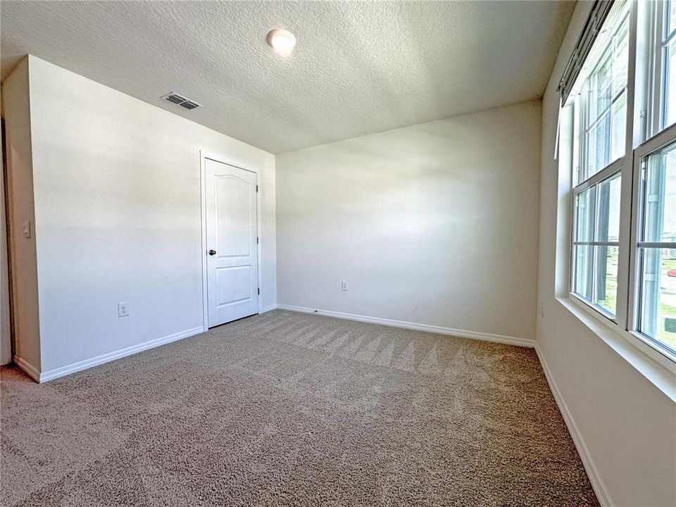 En Renta: $2,100 (3 camas, 2 baños, 1587 Pies cuadrados)