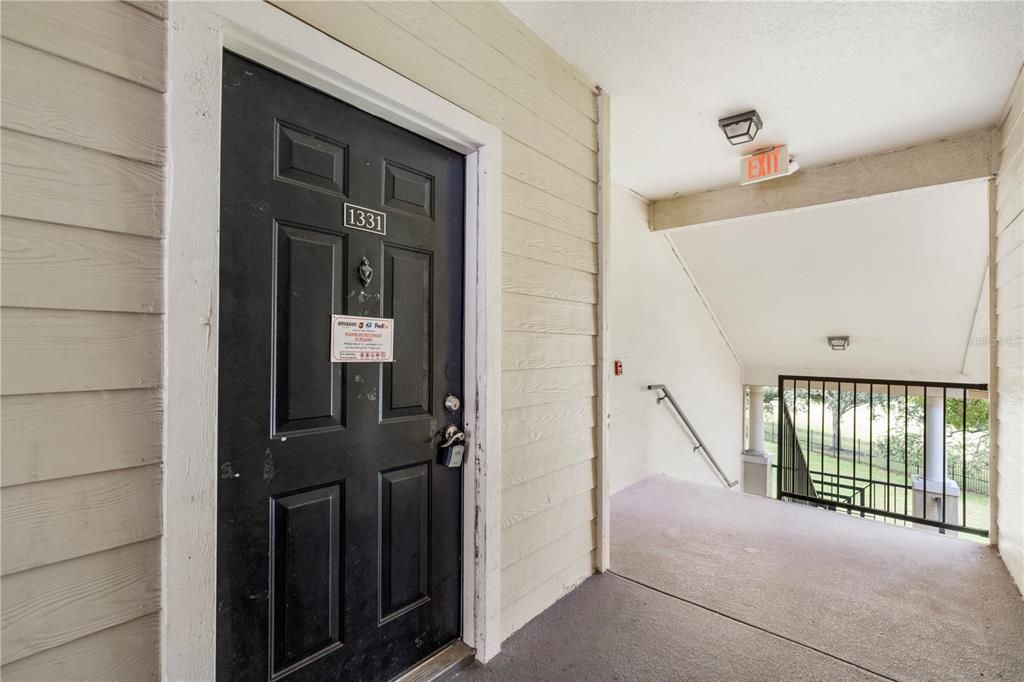 合同活跃: $1,500 (2 贝兹, 2 浴室, 1014 平方英尺)