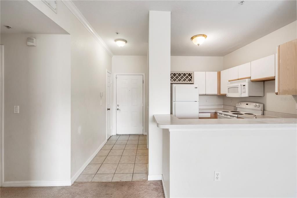 合同活跃: $1,500 (2 贝兹, 2 浴室, 1014 平方英尺)