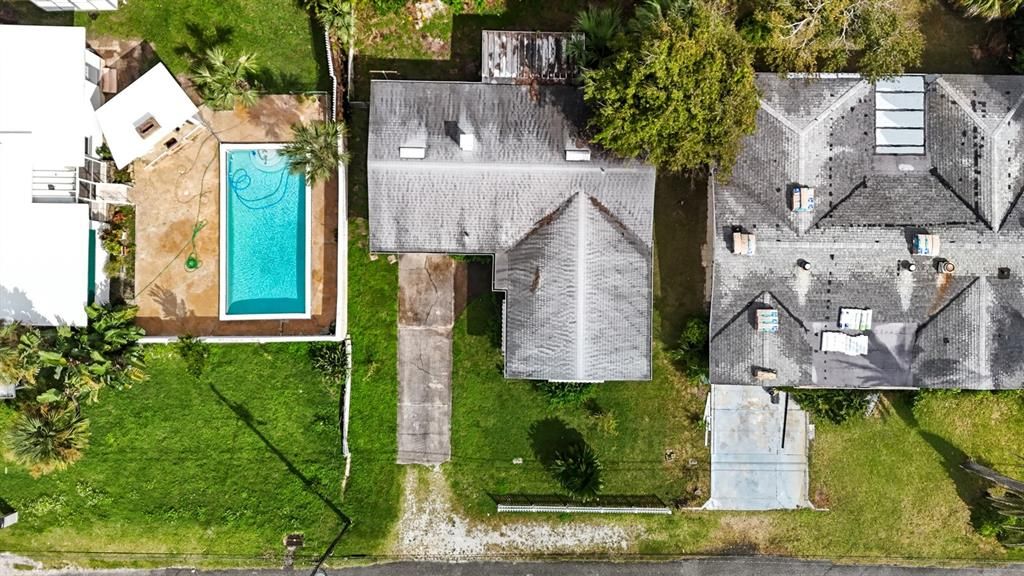 合同活跃: $249,000 (2 贝兹, 1 浴室, 1092 平方英尺)