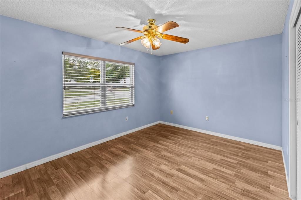 На продажу: $249,999 (2 спален, 2 ванн, 1437 Квадратных фут)