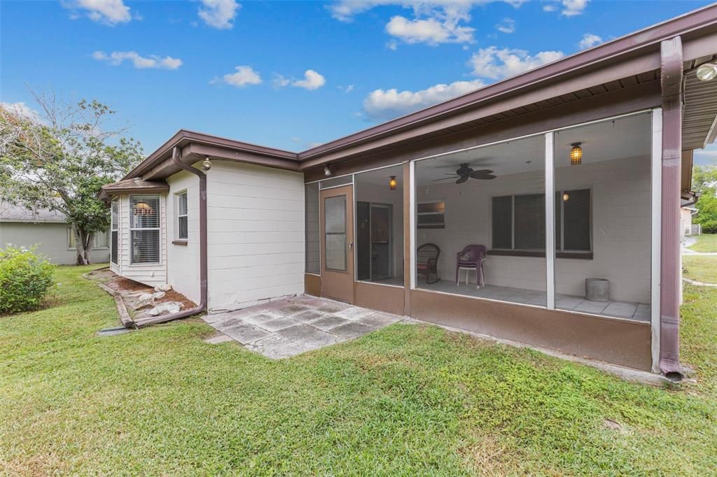 На продажу: $249,999 (2 спален, 2 ванн, 1437 Квадратных фут)