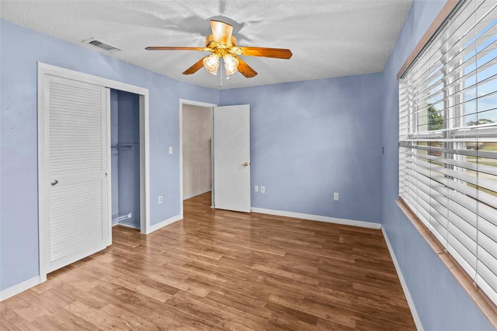 На продажу: $249,999 (2 спален, 2 ванн, 1437 Квадратных фут)