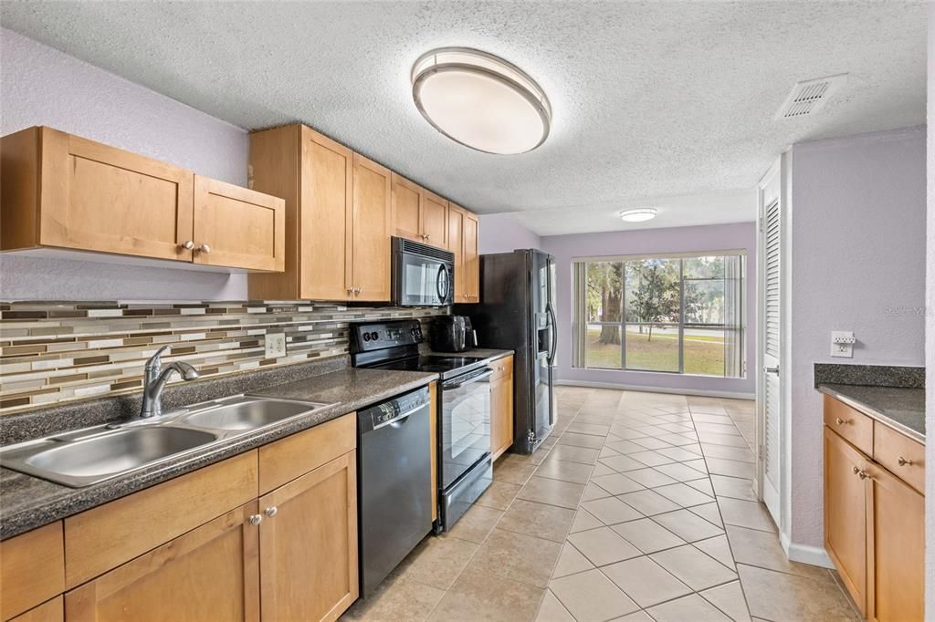 待售: $179,000 (3 贝兹, 2 浴室, 1278 平方英尺)