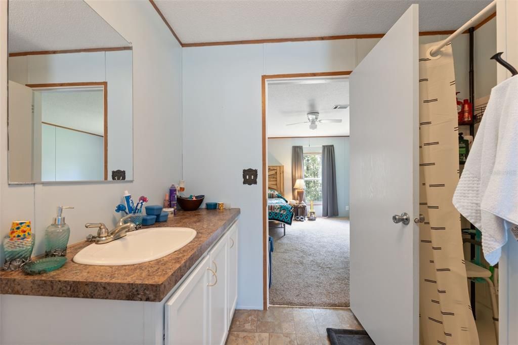 For Sale: $409,900 (4 beds, 2 baths, 2280 Square Feet)