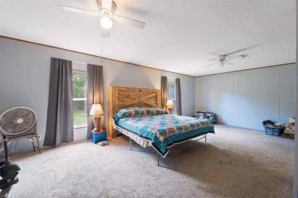 For Sale: $409,900 (4 beds, 2 baths, 2280 Square Feet)