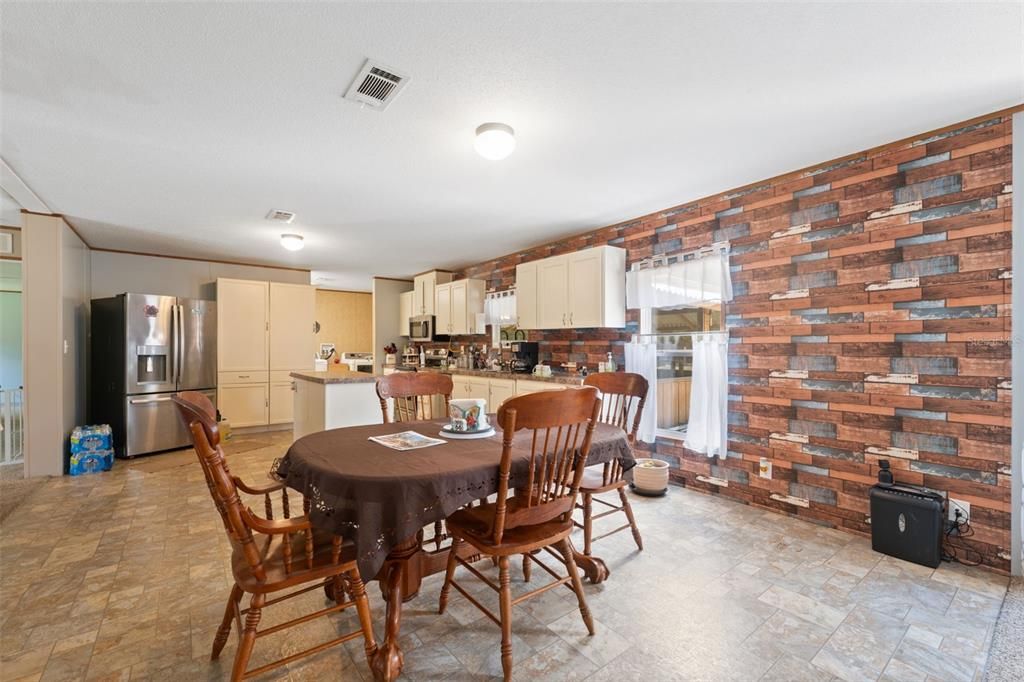 For Sale: $409,900 (4 beds, 2 baths, 2280 Square Feet)
