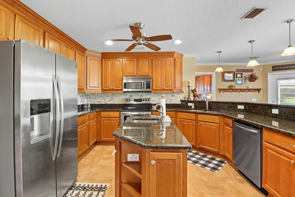 For Sale: $2,199,000 (4 beds, 4 baths, 3381 Square Feet)