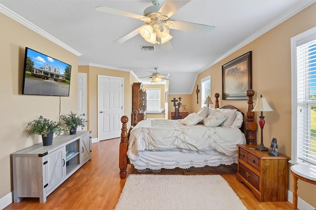 For Sale: $2,199,000 (4 beds, 4 baths, 3381 Square Feet)