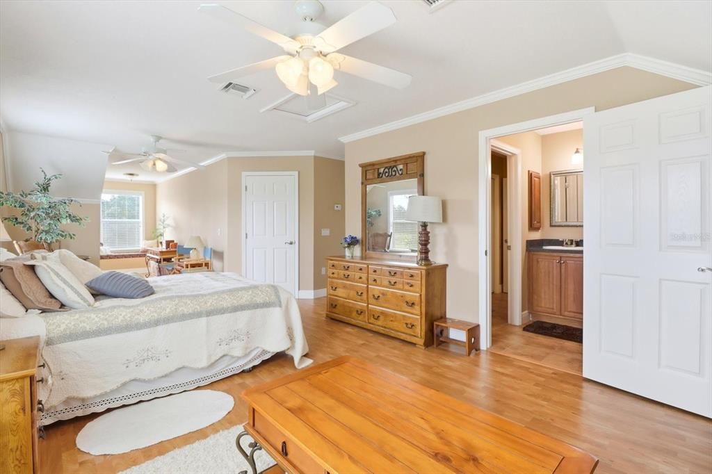 For Sale: $2,199,000 (4 beds, 4 baths, 3381 Square Feet)