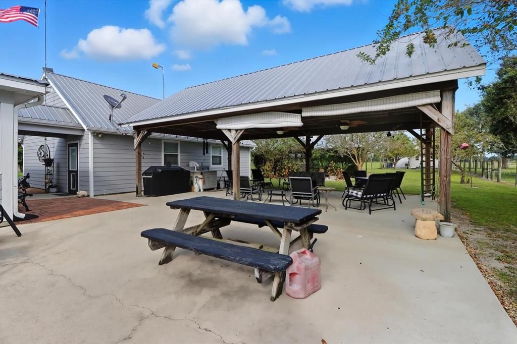 For Sale: $2,199,000 (4 beds, 4 baths, 3381 Square Feet)