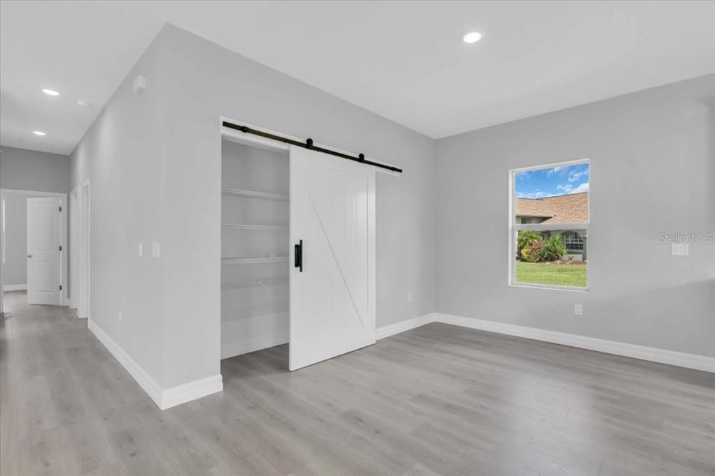 For Sale: $384,900 (4 beds, 3 baths, 2092 Square Feet)