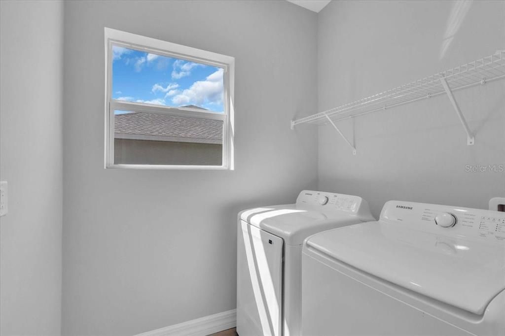 For Sale: $384,900 (4 beds, 3 baths, 2092 Square Feet)