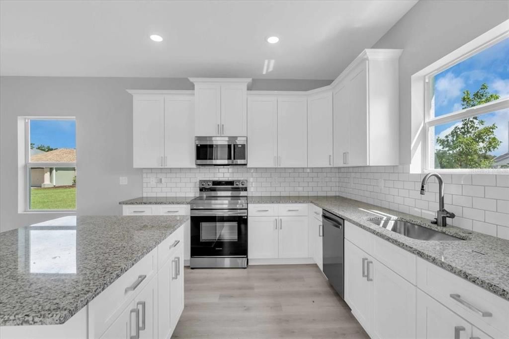 For Sale: $384,900 (4 beds, 3 baths, 2092 Square Feet)