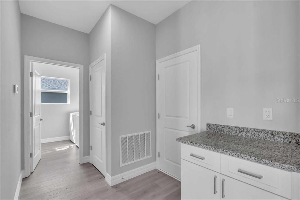 For Sale: $384,900 (4 beds, 3 baths, 2092 Square Feet)