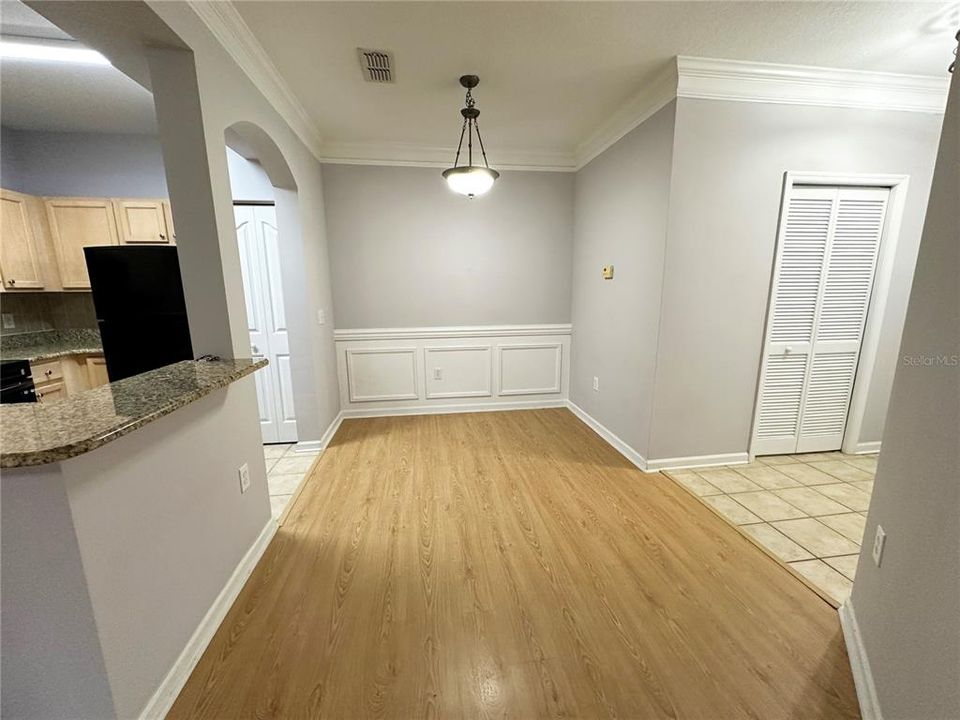 For Sale: $275,000 (3 beds, 2 baths, 1270 Square Feet)