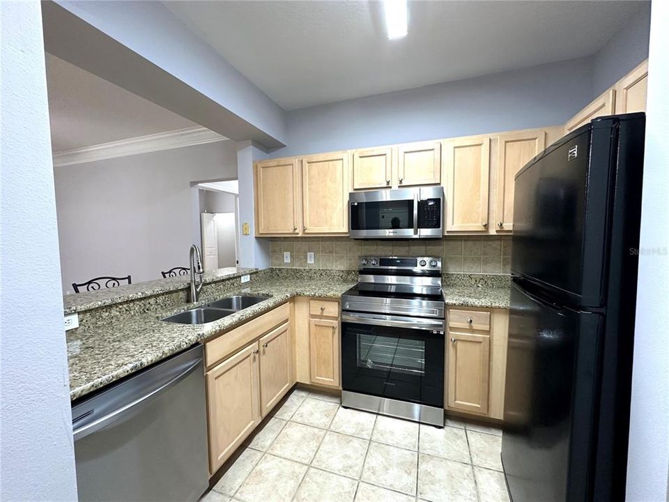 For Sale: $275,000 (3 beds, 2 baths, 1270 Square Feet)