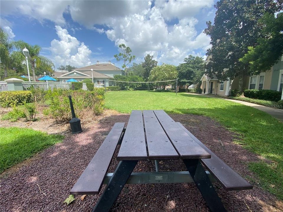 For Sale: $275,000 (3 beds, 2 baths, 1270 Square Feet)