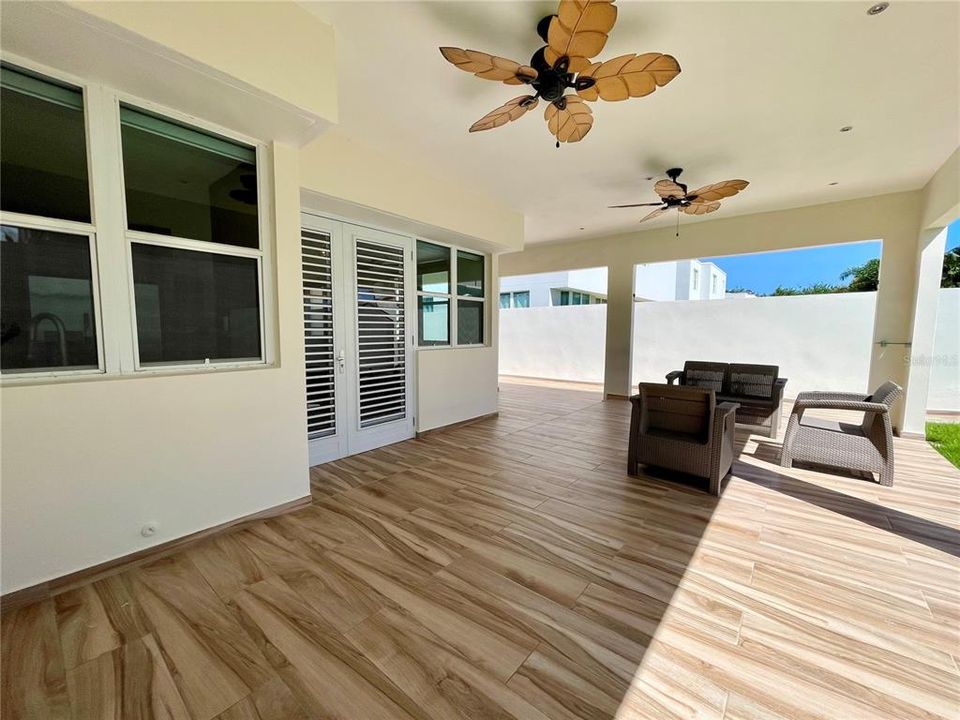 出租: $3,600 (3 贝兹, 2 浴室, 1750 平方英尺)