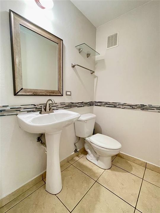 出租: $3,600 (3 贝兹, 2 浴室, 1750 平方英尺)