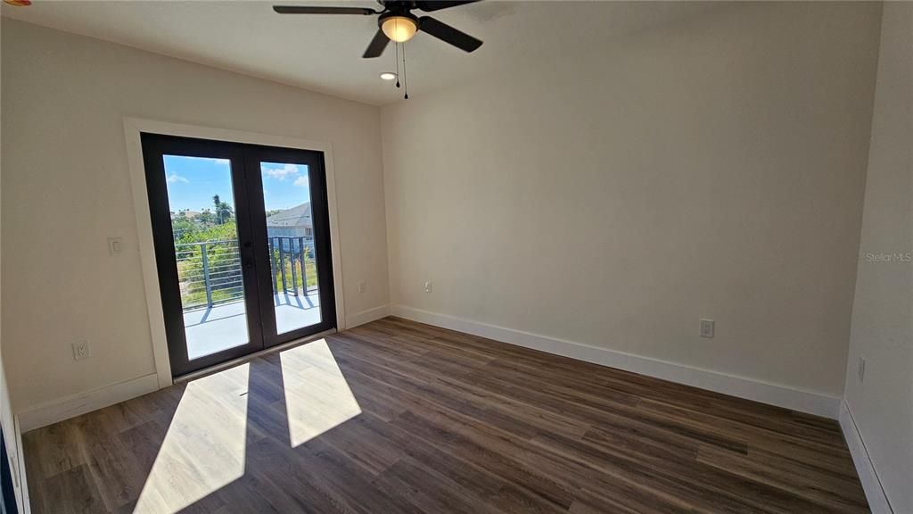 For Sale: $1,200,000 (4 beds, 3 baths, 3274 Square Feet)