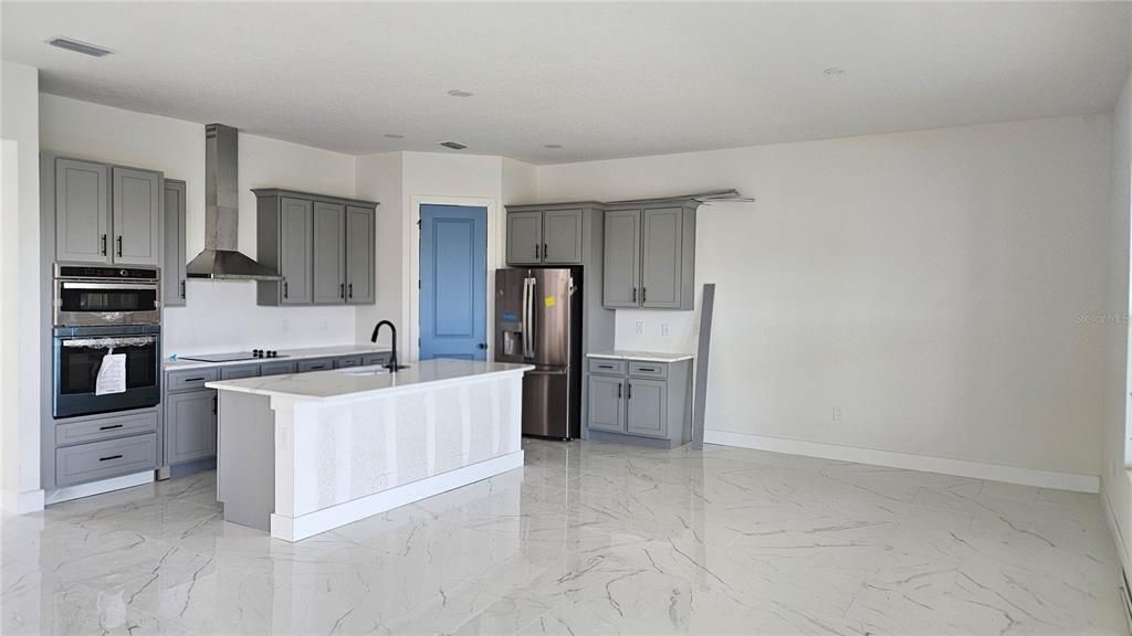 For Sale: $1,200,000 (4 beds, 3 baths, 3274 Square Feet)