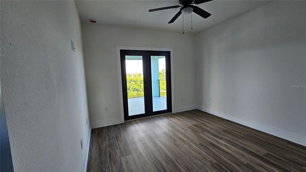 For Sale: $1,200,000 (4 beds, 3 baths, 3274 Square Feet)