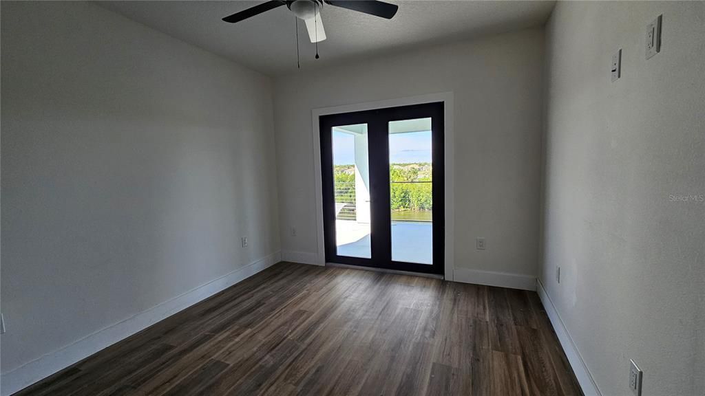 For Sale: $1,200,000 (4 beds, 3 baths, 3274 Square Feet)