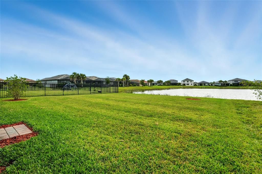 На продажу: $378,700 (4 спален, 3 ванн, 2032 Квадратных фут)