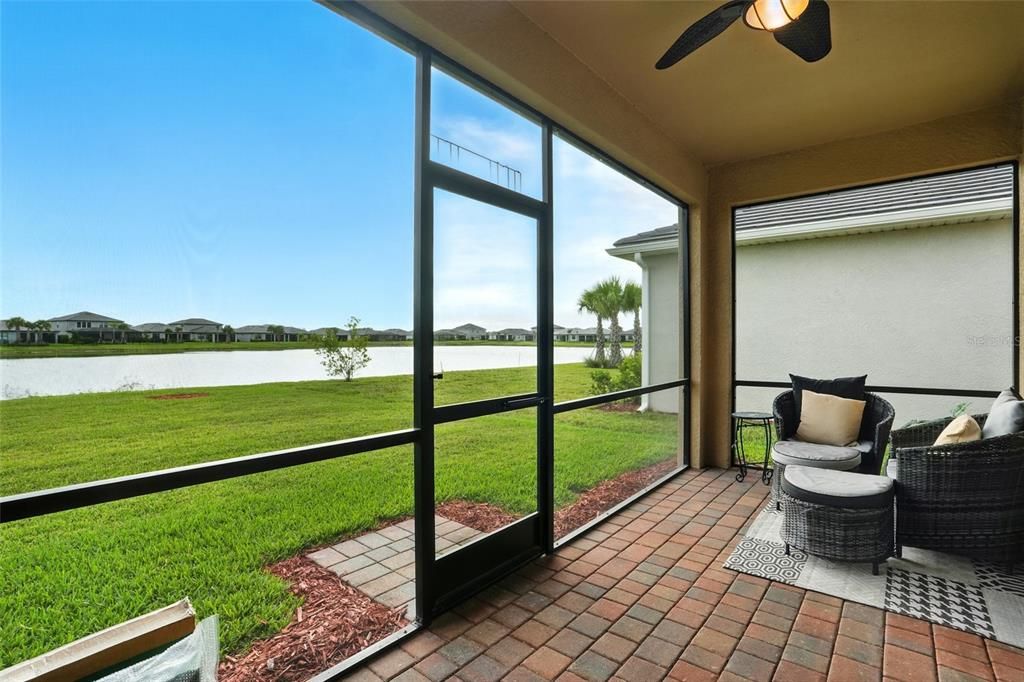 На продажу: $378,700 (4 спален, 3 ванн, 2032 Квадратных фут)