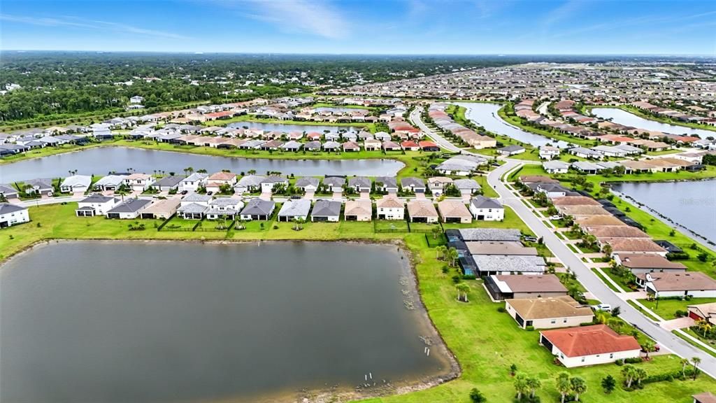 На продажу: $378,700 (4 спален, 3 ванн, 2032 Квадратных фут)