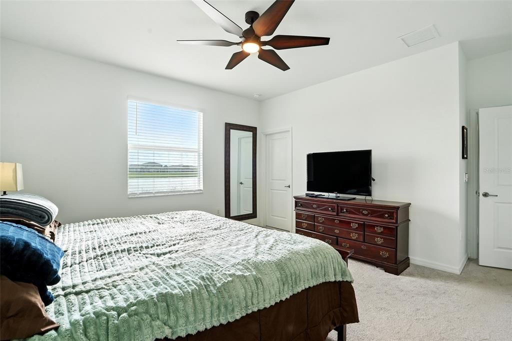 На продажу: $378,700 (4 спален, 3 ванн, 2032 Квадратных фут)