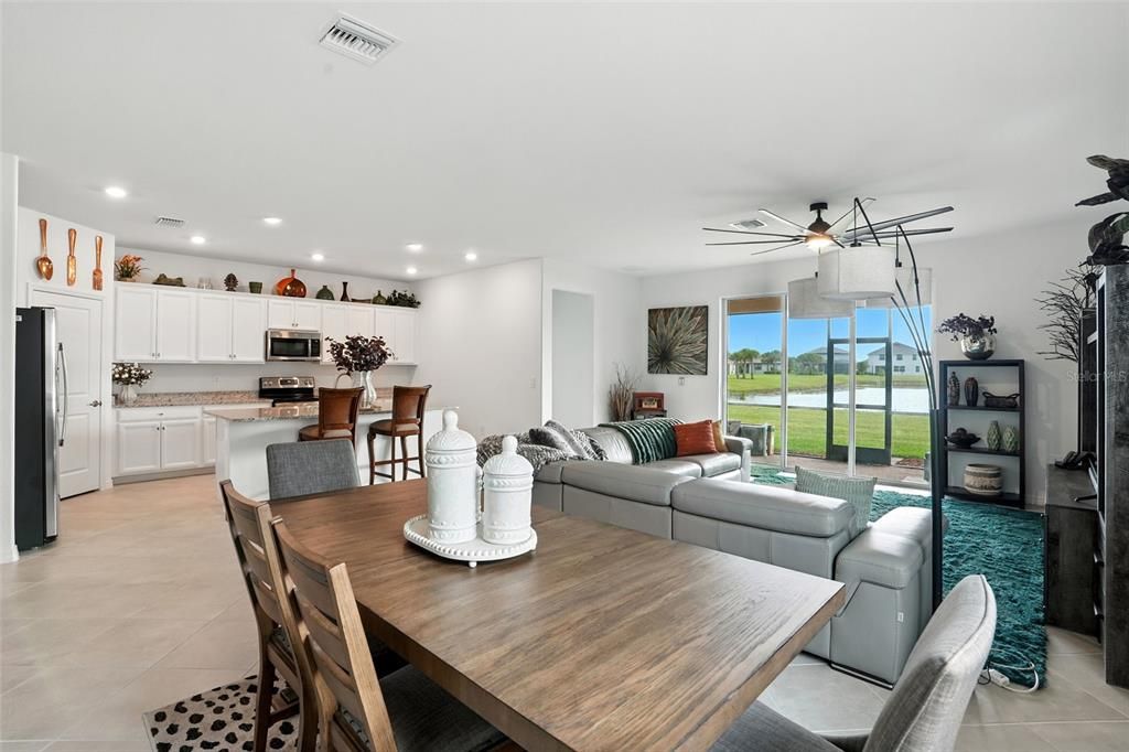 На продажу: $378,700 (4 спален, 3 ванн, 2032 Квадратных фут)