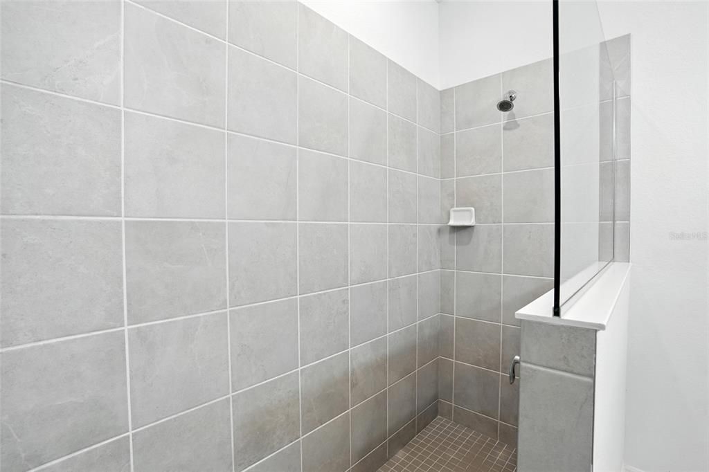 На продажу: $378,700 (4 спален, 3 ванн, 2032 Квадратных фут)