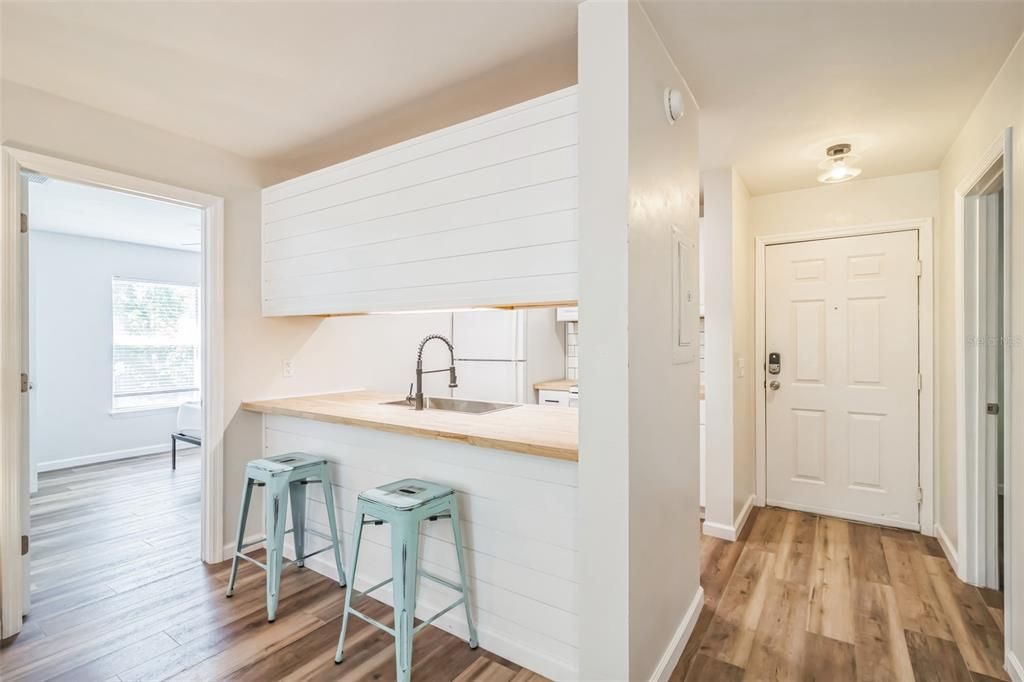 For Rent: $725 (4 beds, 4 baths, 1225 Square Feet)