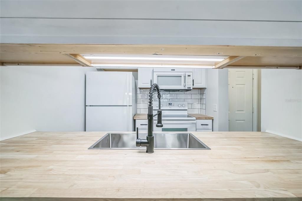 For Rent: $725 (4 beds, 4 baths, 1225 Square Feet)