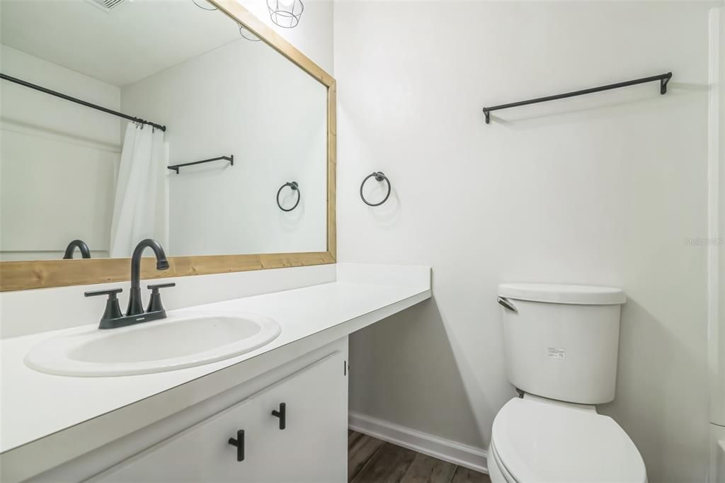 For Rent: $725 (4 beds, 4 baths, 1225 Square Feet)